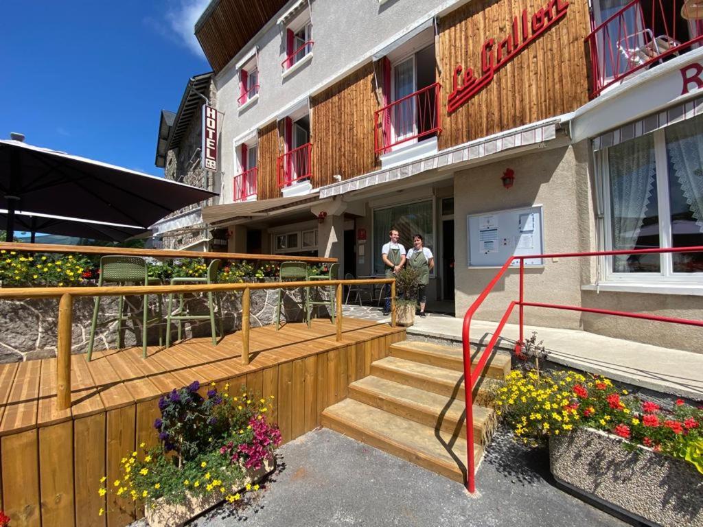 Hotel Restaurant Le Grillon شامبون-سورلاك المظهر الخارجي الصورة